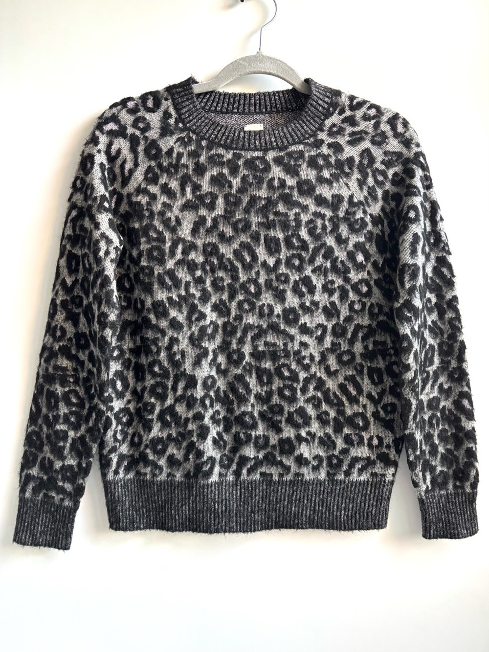 La Vie Rebecca Taylor Wool Blend Leopard Animal Print Black Gray Fuzzy Sweater